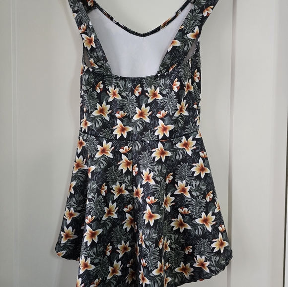 Women's floral top - Picture 2 of 3